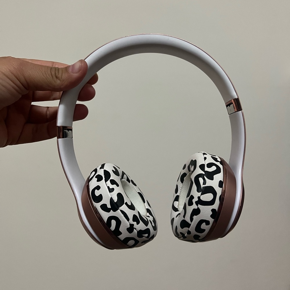Beat Solo Wireless Headphones